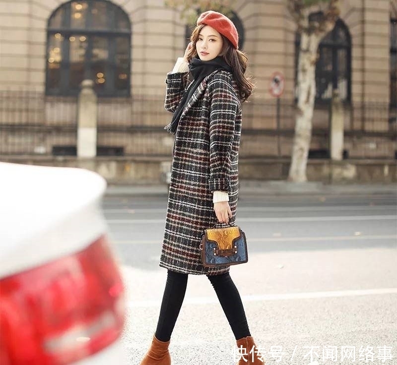 呢女装|建议大家:女人穿大衣不要配裙子,土!瞧下面女人,美嫩极了