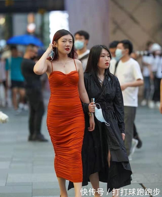 连衣裙|新年穿搭就要红红火火，这款连衣裙优雅又接地气，轻松提高档次