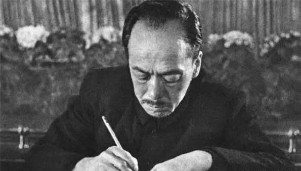 郭沫若|郭沫若全国题字很多,仅一处与康生同题,网友称书法造诣不分伯仲