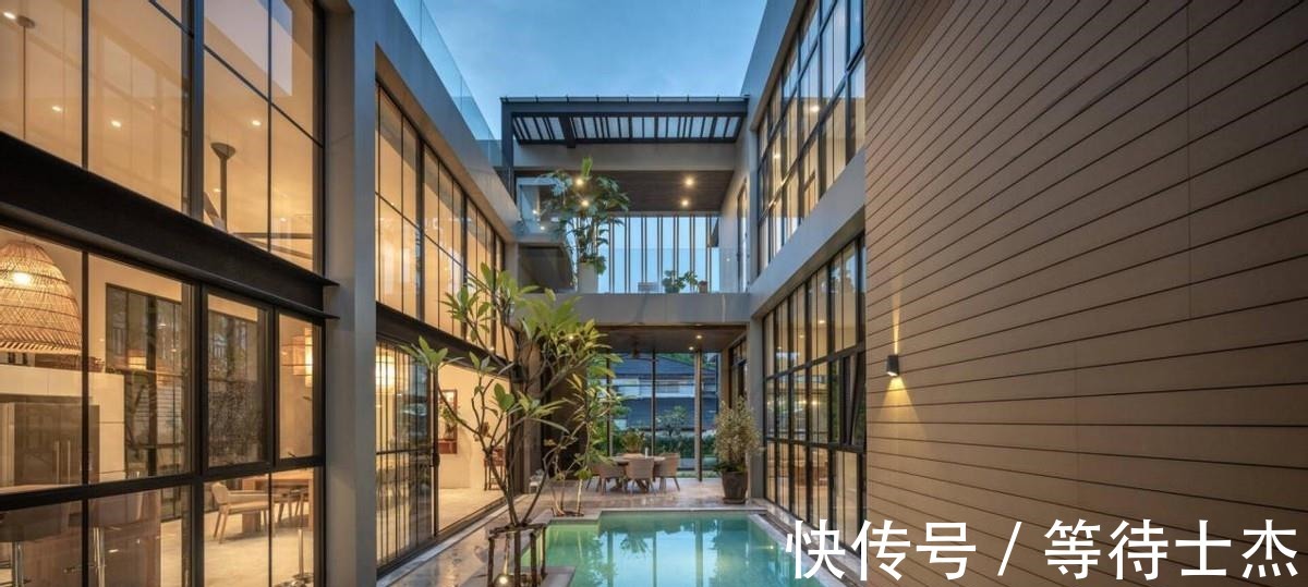 露台花园|满足了我对豪宅想象！下有庭院泳池，上有露台花园，在家照样度假