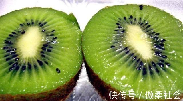 近视|视力不断下降，多吃这4种食物，价格便宜还明目，看得越来越清楚