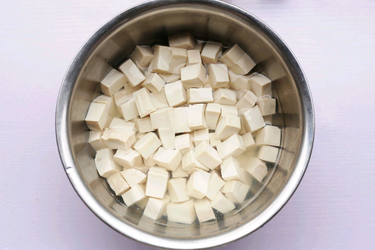 豆腐此做法，鲜嫩入味，成本不到2块钱，下饭又解馋
