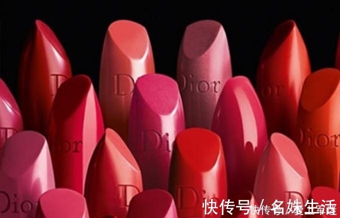 唇膏|直接涂口红的女人太傻了,学会这几招,一整天不沾牙不沾杯不脱色