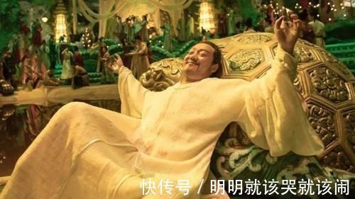 李云$李白相当敷衍的一首诗,前后不对仗不工整,却成了千古名句广为流传