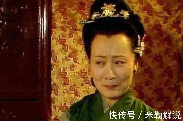 袭人#红楼梦:茜雪到底是谁?她和宝玉的乳母李嬷嬷,是什么关系