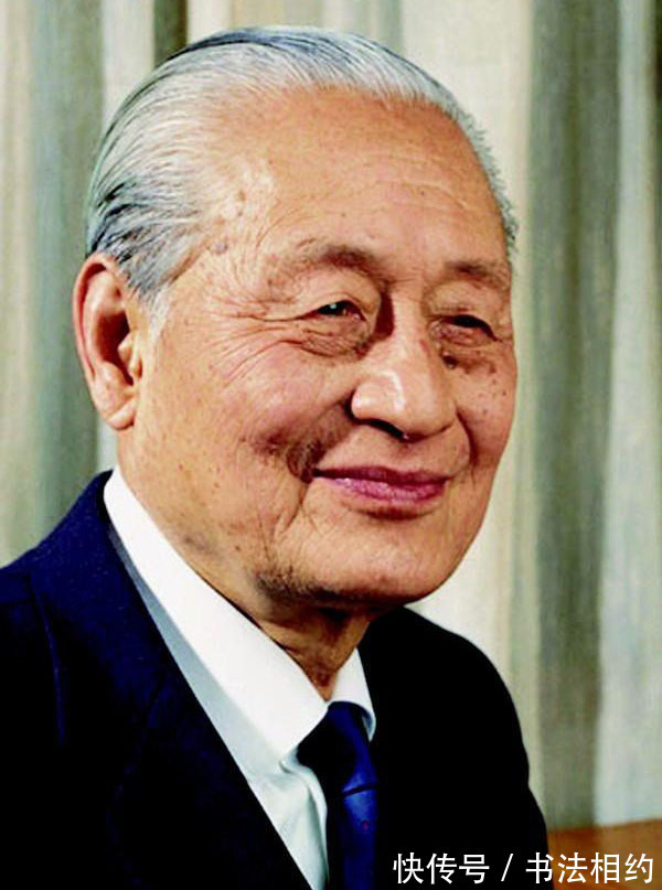 任法融#赵朴初书法规范严谨，任法融书法仙风道骨，二人对比谁的书法好？