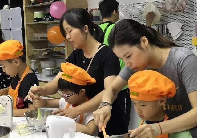 妈妈|你的孩子叫你“妈妈”还是“妈”？简单的称呼背后蕴藏着不同意义