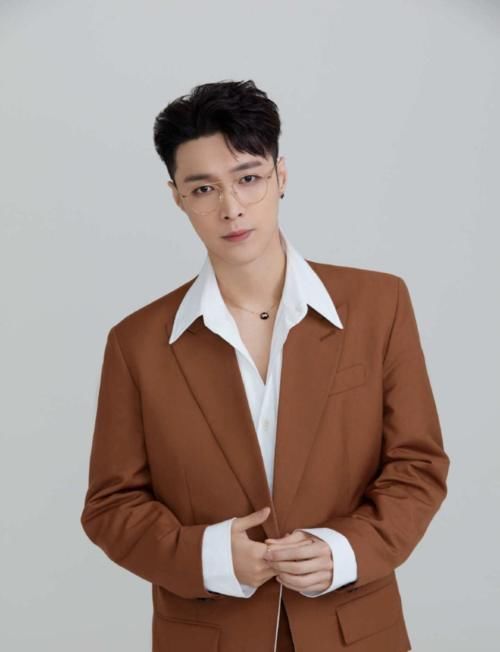 张艺兴录制《向往的生活》路透，粉丝：想看彩灯跟他同框！