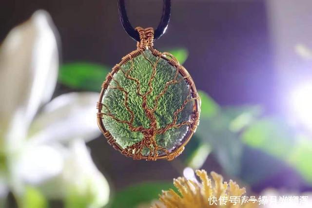 把珠宝做成心脏的样子，分享一些充满创意元素的珠宝