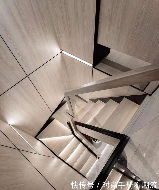 楼梯|独身女白领70㎡复式小公寓，两层设计都很迷人，被治愈了！
