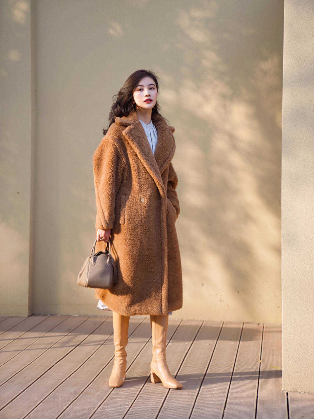 吊带裙 泰迪熊外套搭什么下装最好看,码住这几款,秒变精致时髦精