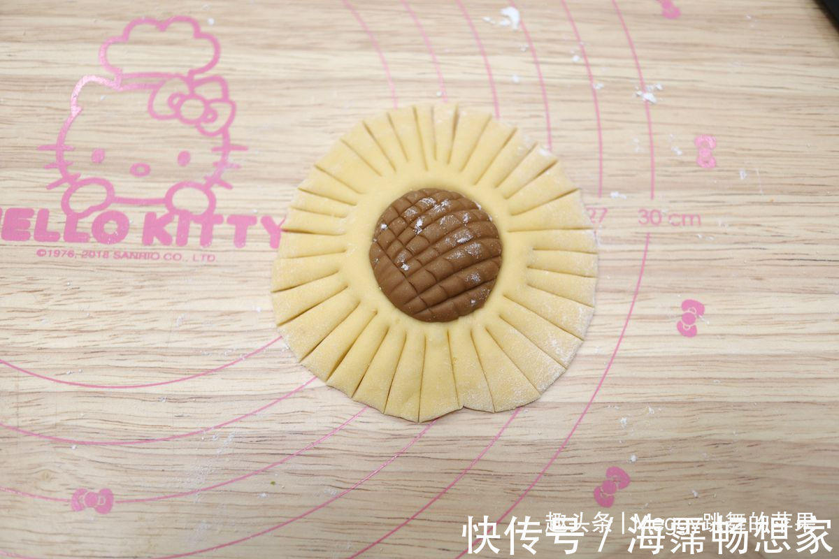 面团|一次发酵的向日葵馒头,端上桌惊艳了,光滑细腻暄软还能省60分钟