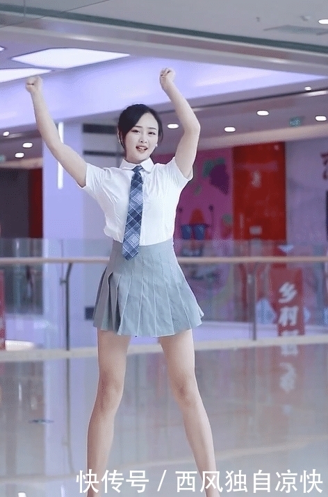 美女|学生装美女,这腿也太长了吧?