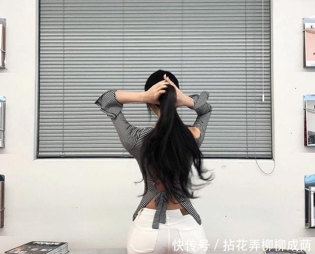 贴身穿的休闲裤增加整体时尚感，尽显个性独特