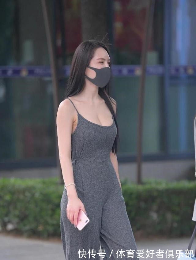 身材高挑 灰色纯棉吊带连体裤,身材高挑气质出众小姐姐穿起来既时尚又舒适!