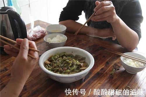 口臭|一觉醒来,口干、口苦甚至还有口臭?诱因找到了