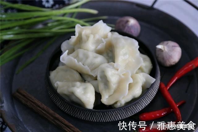 搅拌均匀|夏天，老公就馋这饺子，一个口一个，连吃40个，比三鲜的还好吃