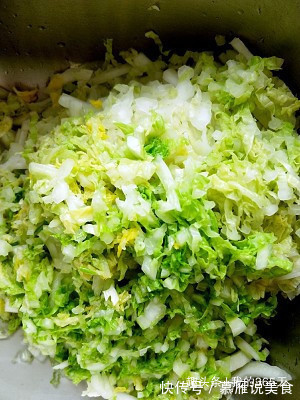 教你一个白菜新吃法,不用炒,不用油,做法超简单,比吃肉还过瘾