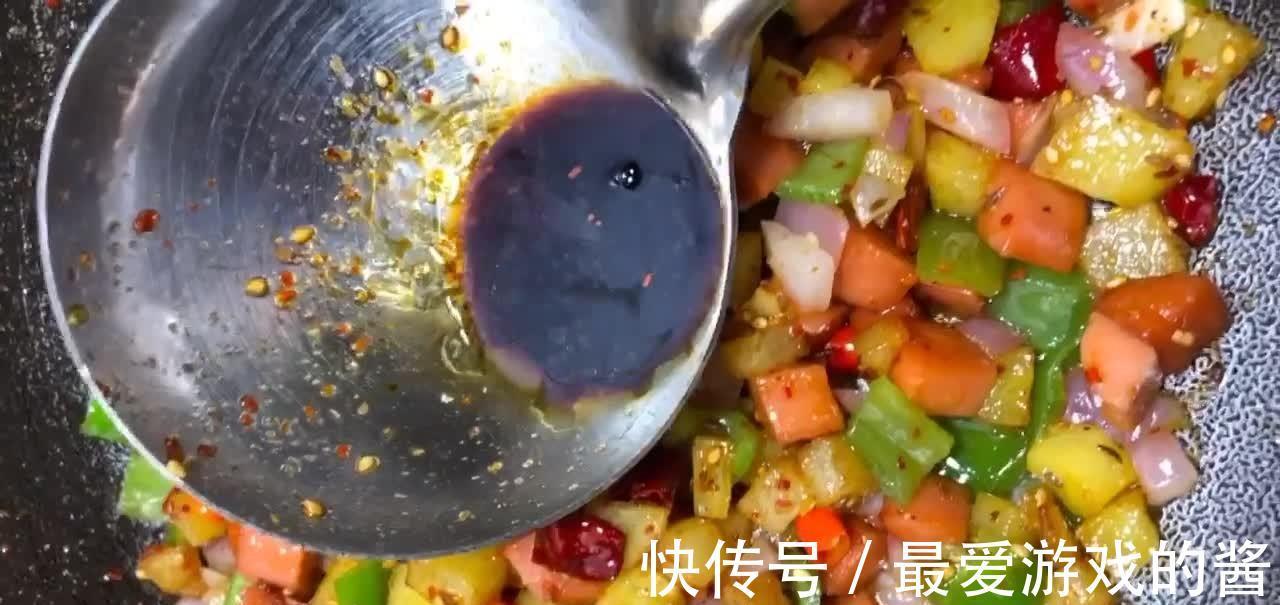 土豆的新吃法,香辣味美香味独特,吃起来另一番滋味!