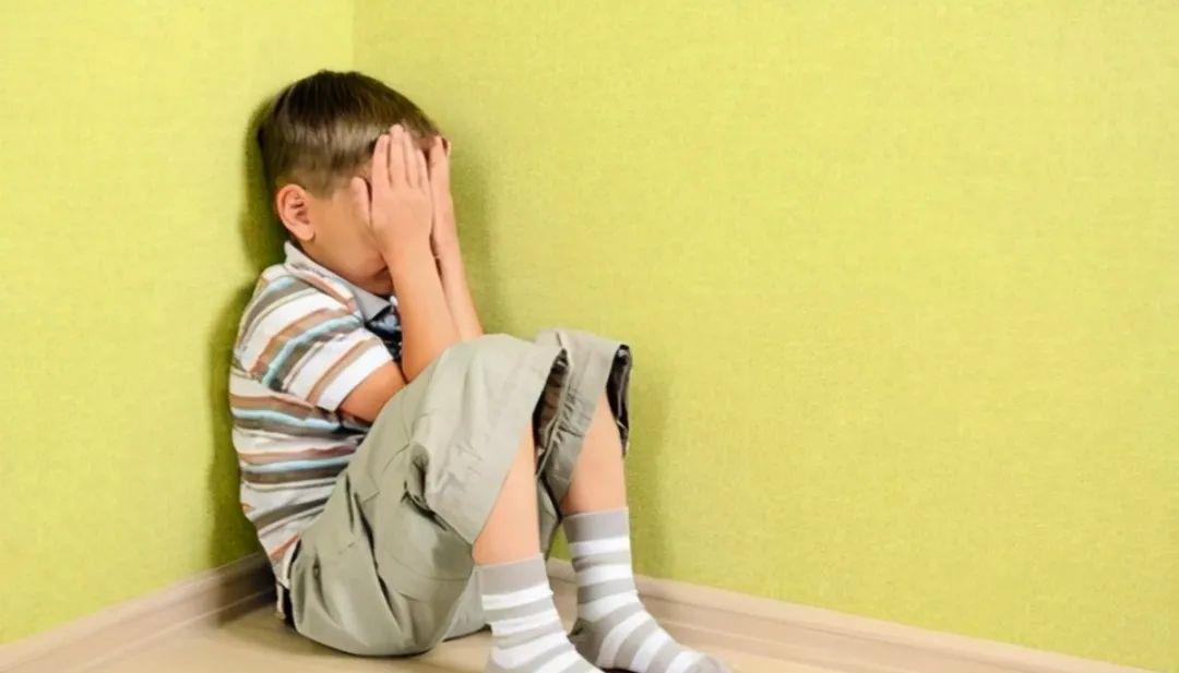 打招呼|为什么你家孩子害羞、胆怯、不自信,别人家孩子阳光大方又开朗?