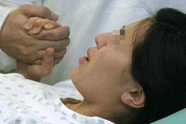 产妇|孕妈有这四种情况,最好选择剖腹产,“强行”顺产伤己又伤胎