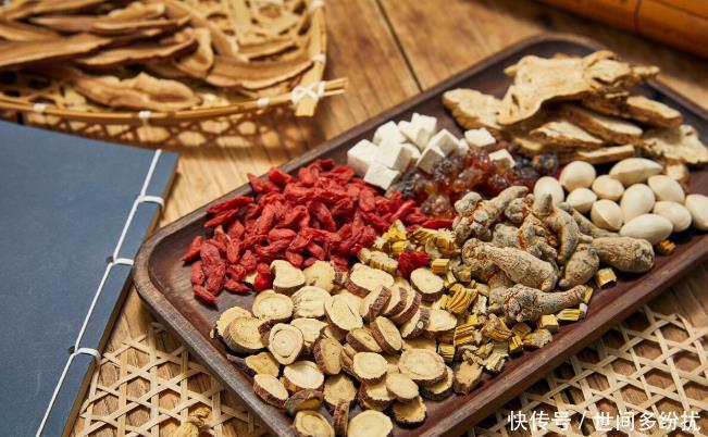 常年胃疼、反酸腹胀、食欲不振萎缩性胃炎怎么治老中医告诉你