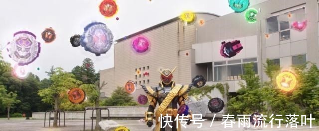披风|假面骑士帝骑披风上的卡片被还原，一条桑是空白卡，可惜了！