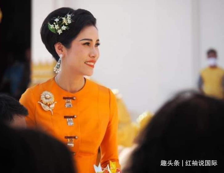 艳压群芳&诗妮娜才是泰王白月光!夜色下惊鸿一舞美绝了,苏提达迎最强对手