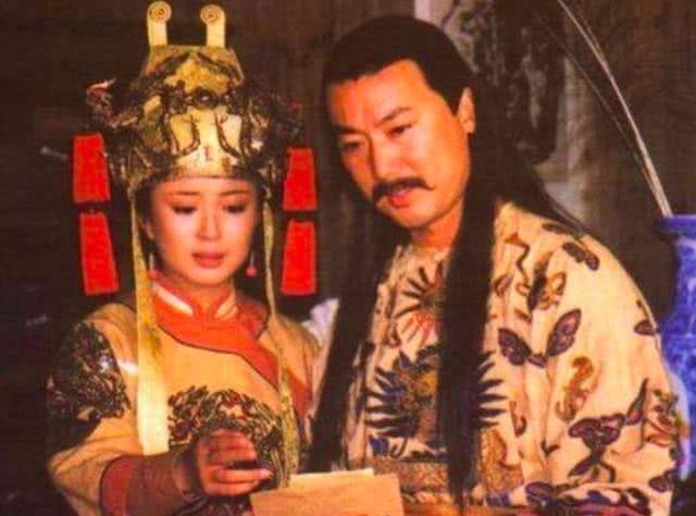 洪秀全|洪秀全为何能从落魄文人发展成天王？其中一个人起了关键作用