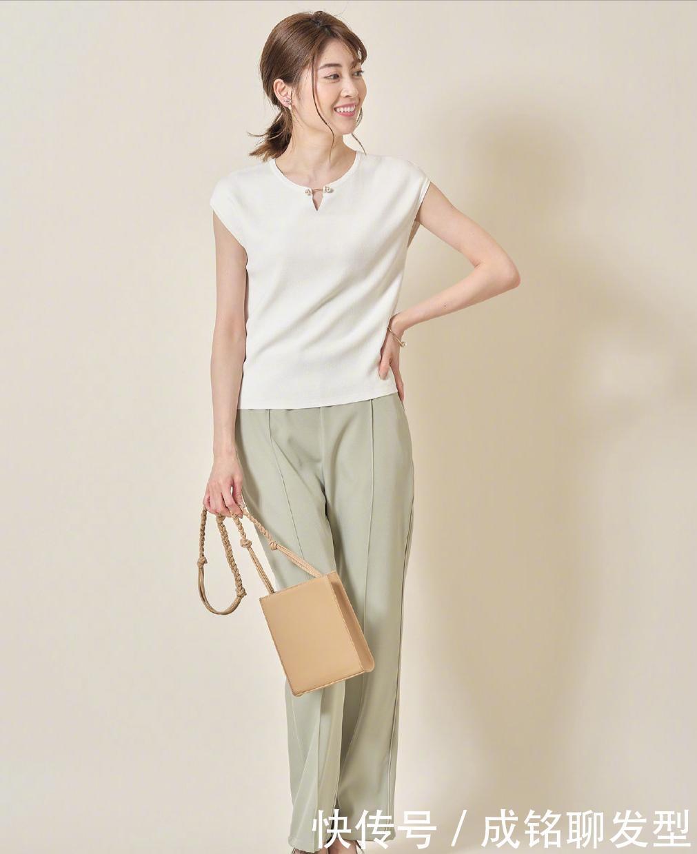 蕾丝|具有高级感的女人,穿搭越简单随意,看这10款搭配就知道品位高低