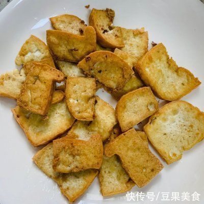 豆腐|这道豆腐鲜虾煲,怎么做都好吃