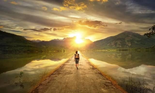 诗人|这首诗只有四句，却浓缩了沉甸甸的人生沧桑，读来让人回味无穷