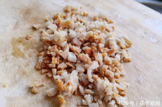 猪肉|东北不但有酸菜猪肉炖粉条,还有酸鲜够味的它,蒸一锅热乎又好吃