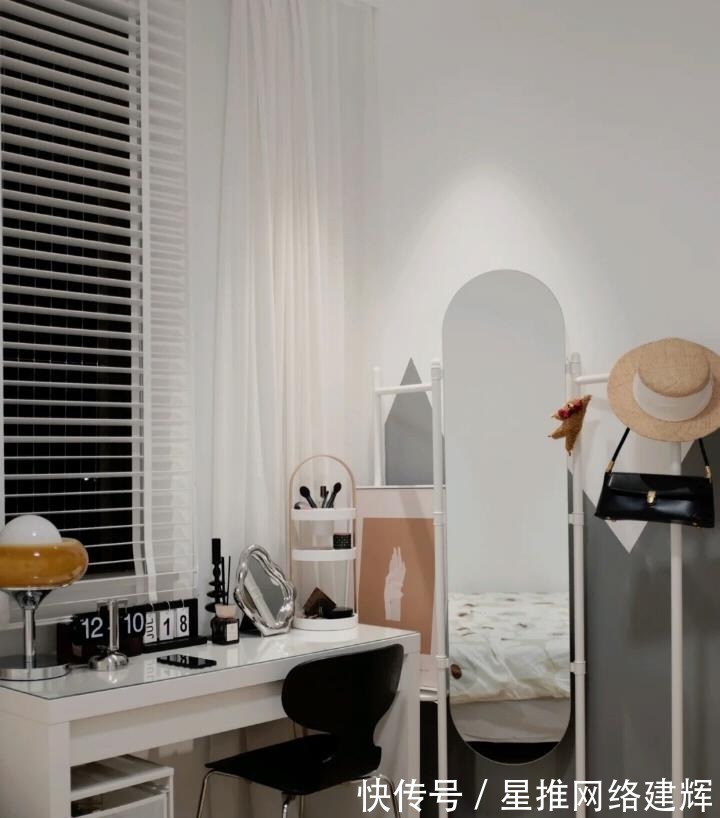 晾衣杆|年轻小夫妻的“穷装”新家,干净整洁,网友:“越简单,越幸福”