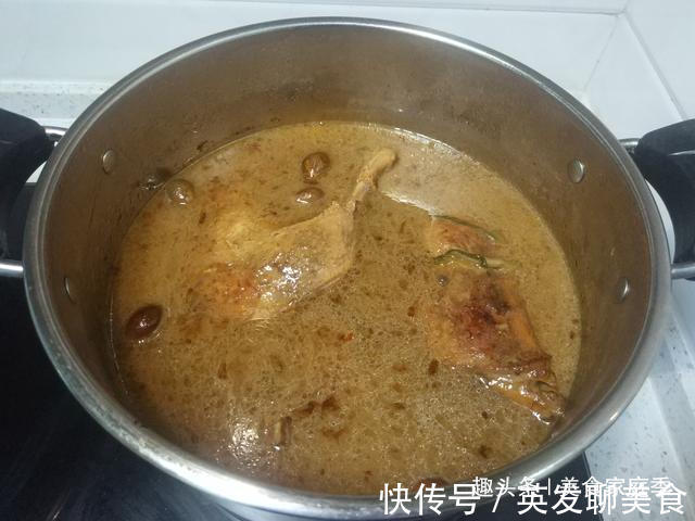 金黄|沙县小吃10元一只的鸭腿，在家9.9元卤一锅，色泽金黄诱人超好吃