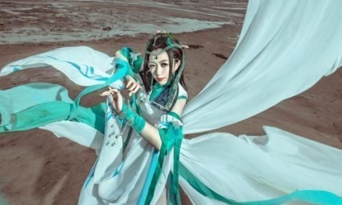 小姐姐|被称之为“人民币玩家”的cos,为啥只有上半身照片,看全身后我笑了