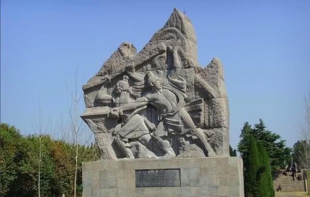 农民起义|《水浒传》宋江离称帝,只差一块布,他俩说了算