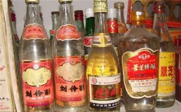 扔掉|白酒颜色变黄是怎么回事别傻傻把酒扔掉,你扔掉的是宝贝