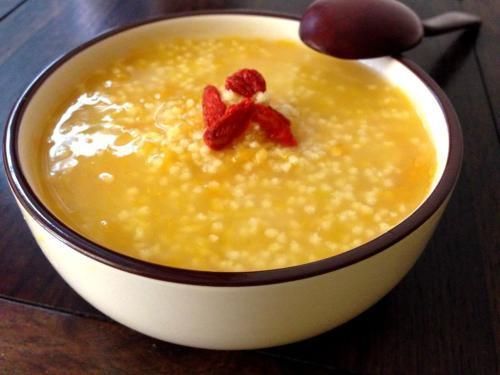 小米粥|胃不好不能吃“苦瓜”？医生提醒：若想养胃，这“4物”尽量远离