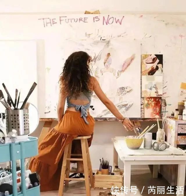 Mil喜欢画动物的Dimitra Milan,在世界各地举办画展,作品广受青睐