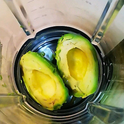 减脂快手早餐:番茄肉酱意面,角瓜虾仁汤,酸奶牛油果泥