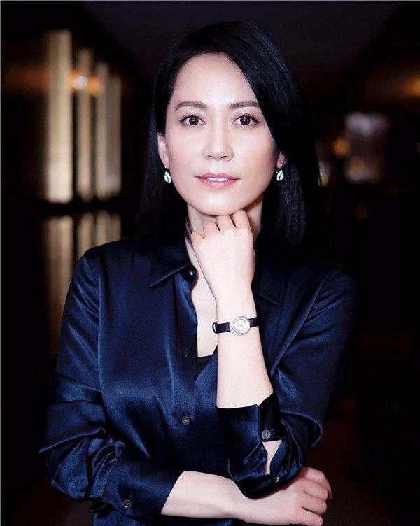 小编建议 女人手表戴左手好,还是右手好别再戴错被人笑话,多了解不吃亏