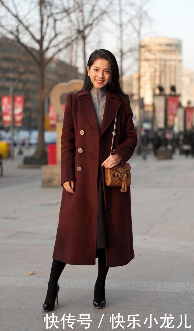 时尚穿搭,超大的版型很有包裹感,特别显身材