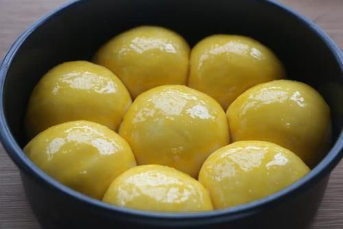 在家做面包,不用烤箱不用黄油,又软又拉丝,学会别再买面包吃了