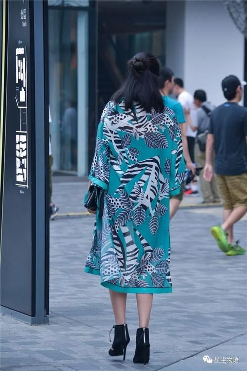 细高跟凉鞋，短靴的风格设计，百搭又时尚的款式