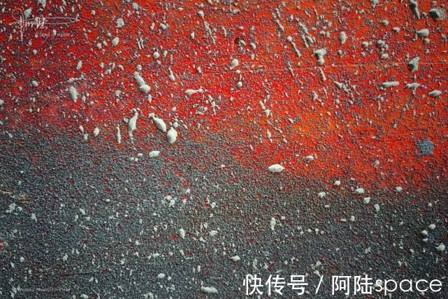 装饰|工地里随处可见的“画作”,装裱一下用来作装饰其实很不错