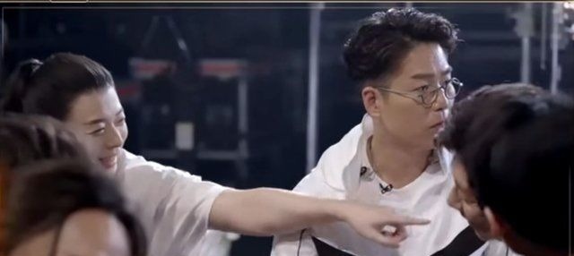 林晓峰不认识布瑞吉就有错GAI找陈小春告状,遭小春哥霸气回怼