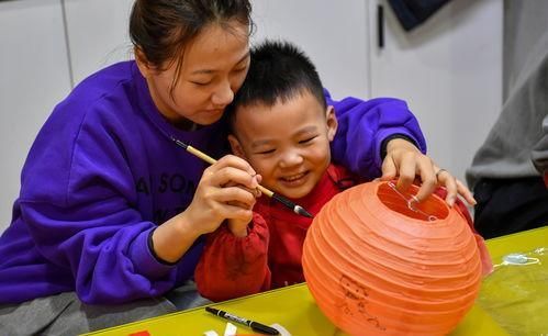 幼儿园组织百家宴，要求家长“展露身手”，没想到变成鸡蛋宴