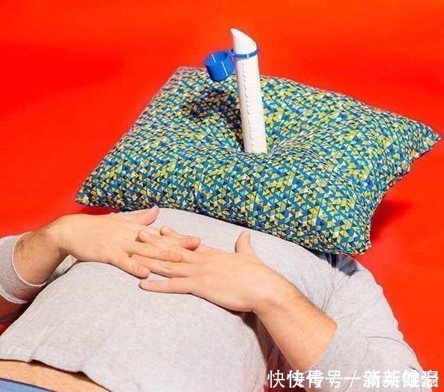 手指$美国沙雕设计师,专门设计毫无用处的产品,用实力在搞笑