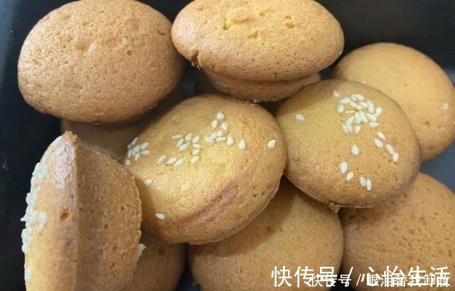 想吃|想吃无水蛋糕不要去买了!4个鸡蛋在家就能做,配方简单还好吃